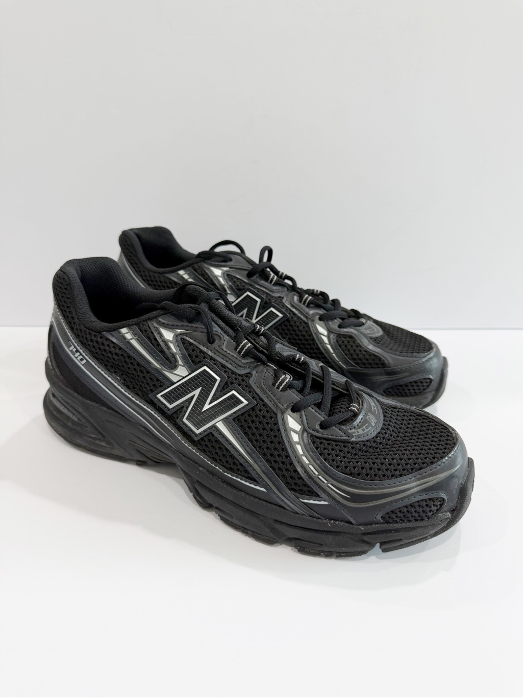New Balance 740 Mens Shoes